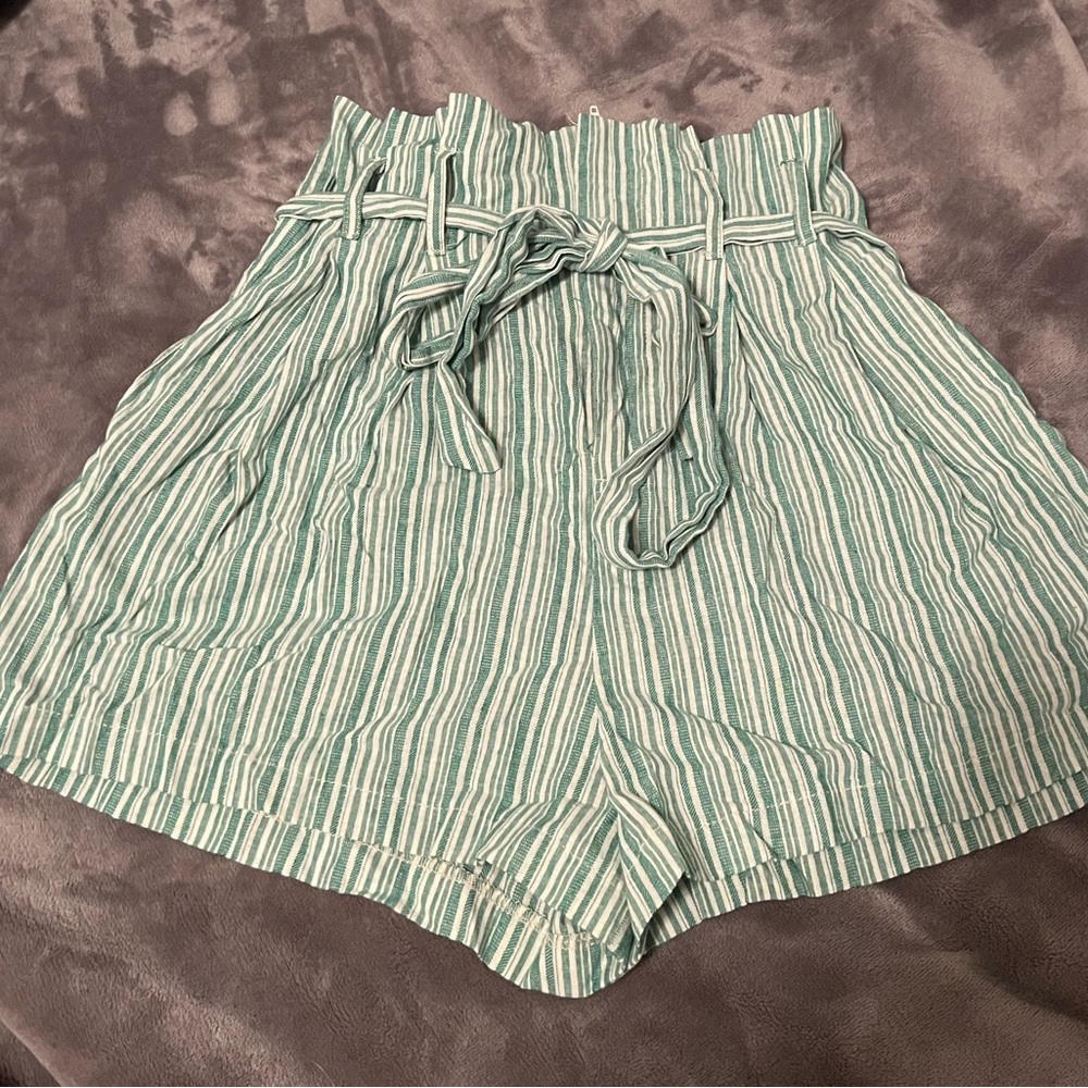 A calin green striped shorts